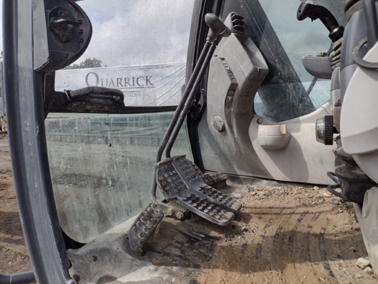 deere-250g-lc-image-11