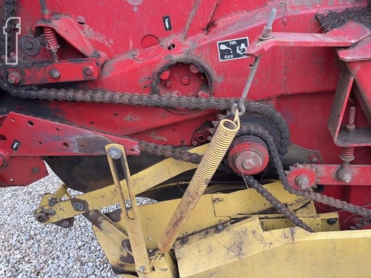 new-holland-660-image-14