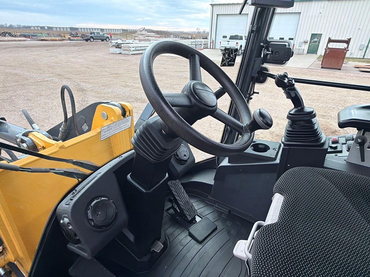 john-deere-324-image-38