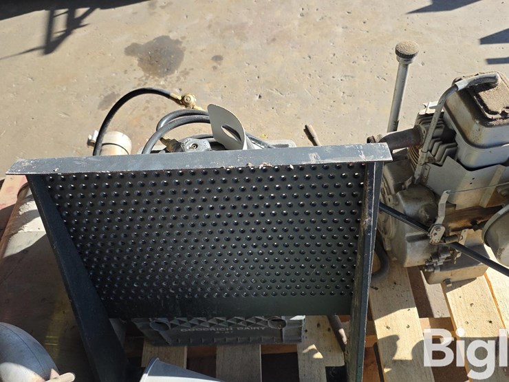 engine-stand-&-car-parts-image-13