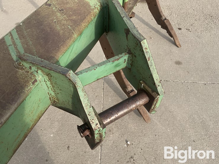 john-deere-5r-ripper-image-12