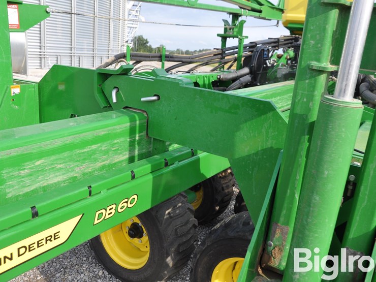 2022-john-deere-db60-image-16