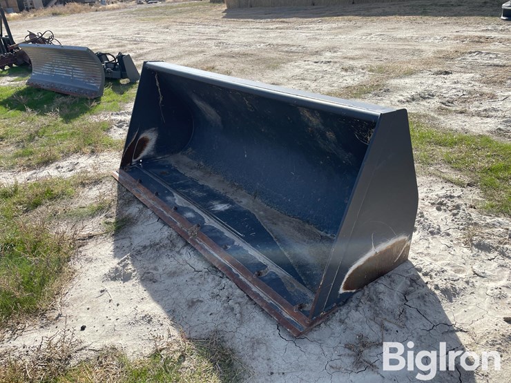 quick-attach-bucket-image-3