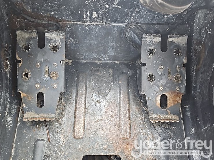 2021-bobcat-s76-image-23