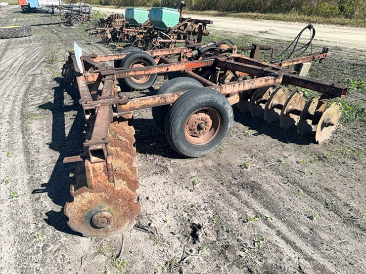 massey-ferguson-620-image-9