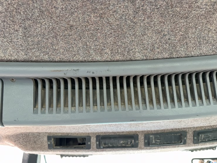 new-holland-8770-image-131