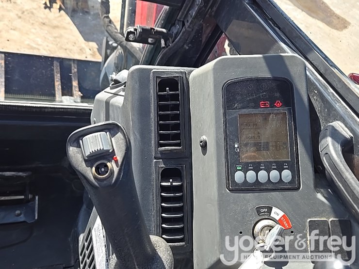 2022-yanmar-vio80-image-120