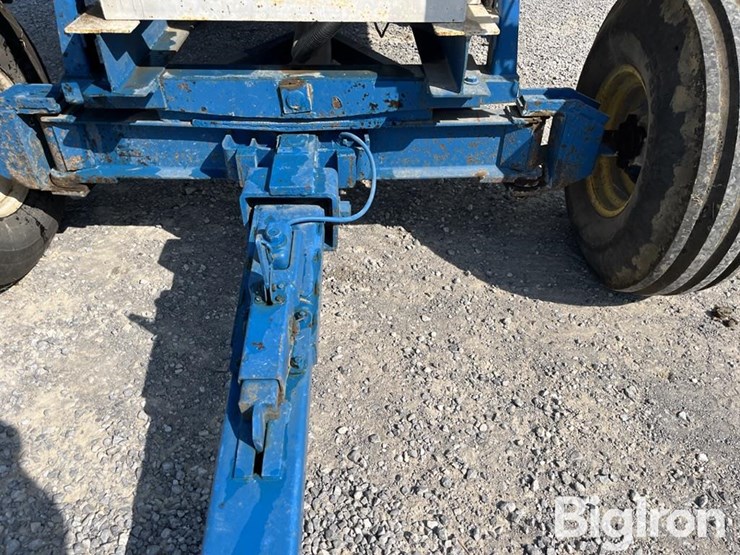 willmar-300-bushel-gravity-wagon-image-16