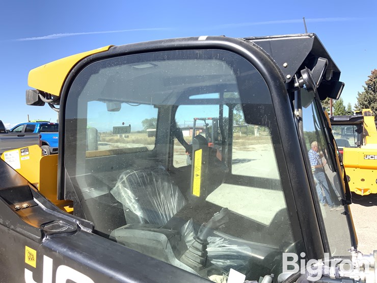 jcb-330t4-skid-steer-wheel-loader-image-10