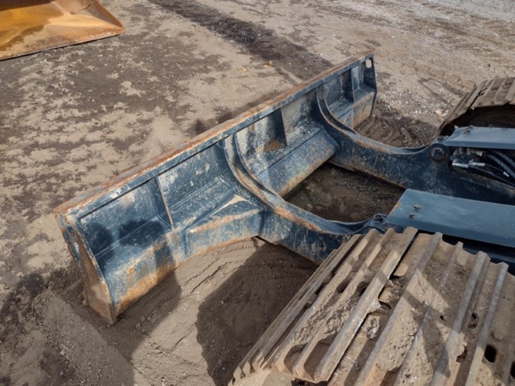 22-hyundai-hx140al-image-33