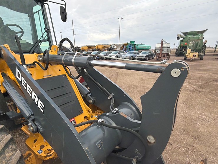 john-deere-324-image-16