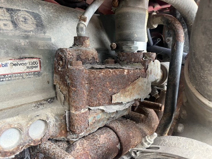 #1633-•-1995-freightliner-usf-1e-sleeper-cab-truck-tractor-image-51