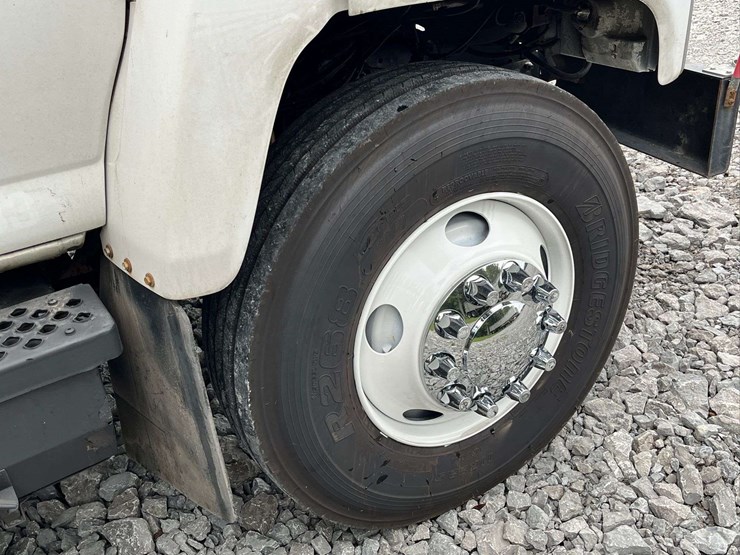 2005-gmc-c8-cable-placer-truck-image-12