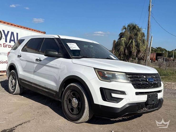 2017-ford-explorer-image-2