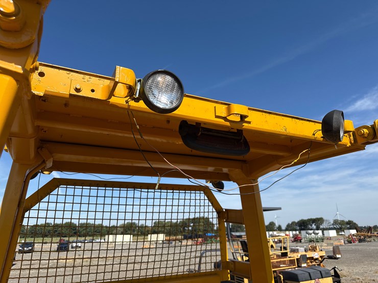 caterpillar-d4h-image-31