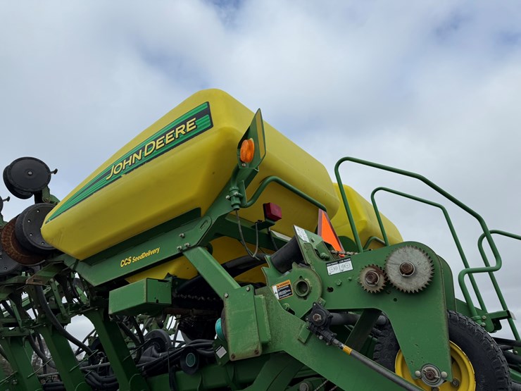 john-deere-1790-image-14