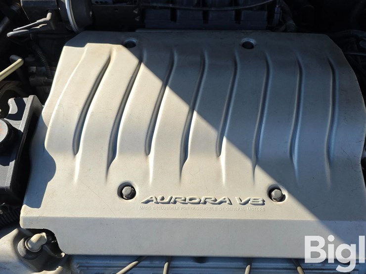 1995-oldsmobile-aurora-4-door-sedan-image-18