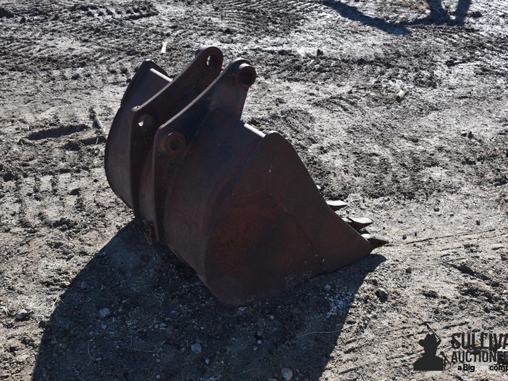 backhoe-bucket-image-4