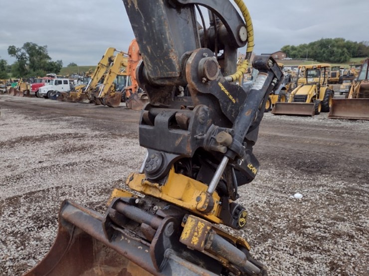 22-hyundai-hx140al-image-22