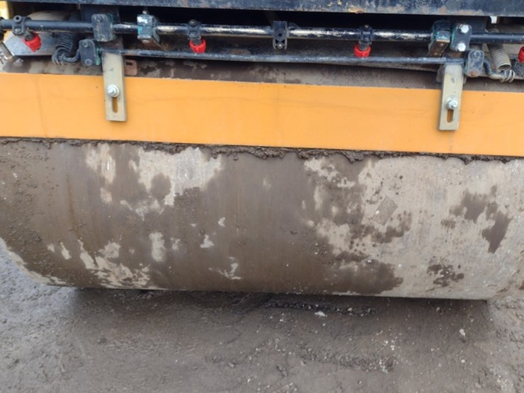 2006-caterpillar-cb-334e-image-13