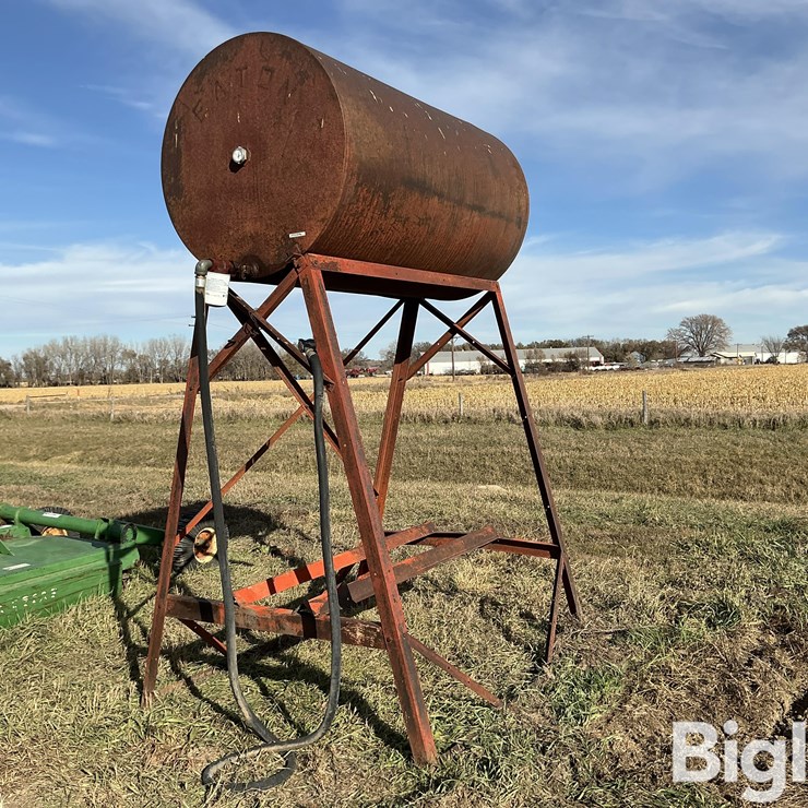 250 Gal Fuel Tank W/ Stand