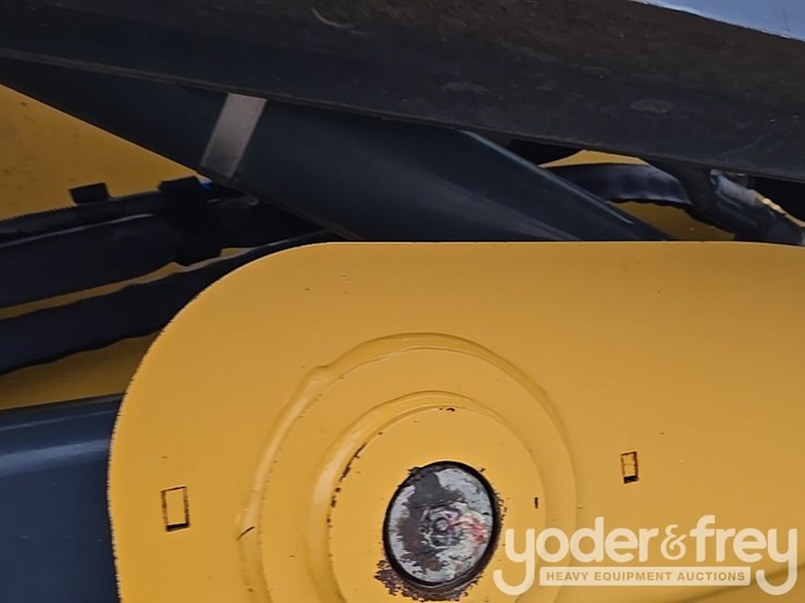 2020-deere-333g-image-37