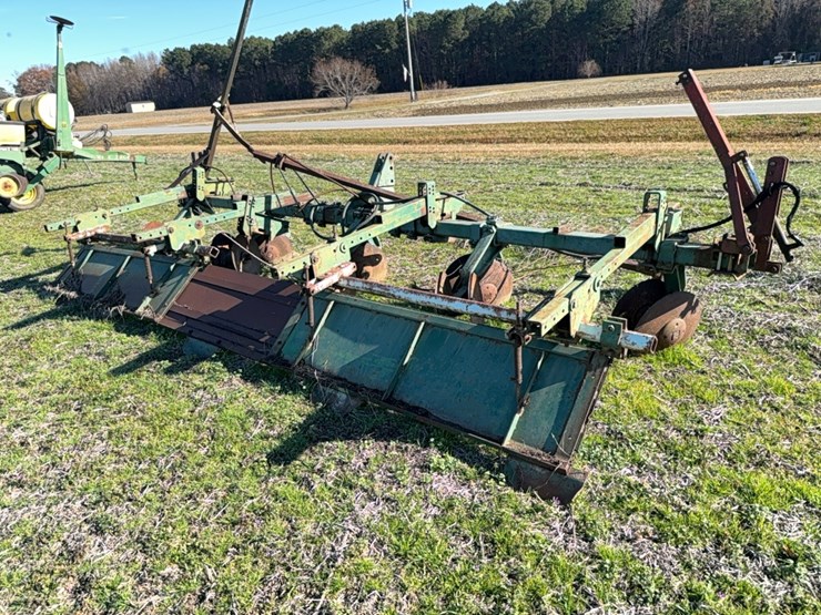 row-bedder---4-row-with-kmc-dirt-door-located-at-107-jernigan-swamp-rd.,-ahoskie,-nc-image-22