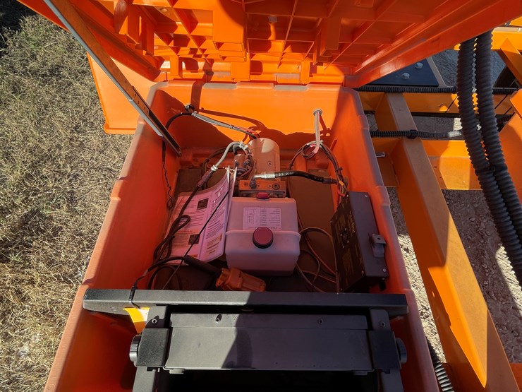 #6303-•-2020-solar-tech-message-board-(trailer-#37194)-(no-title)-image-10