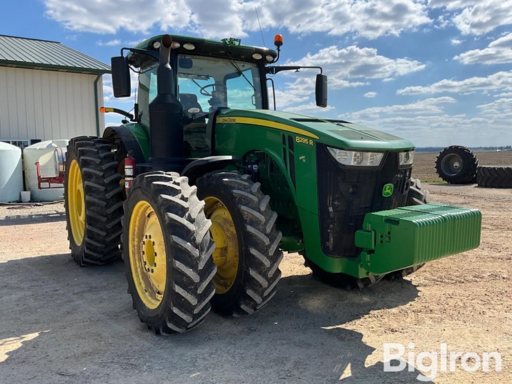 2019-john-deere-8295r-image-3