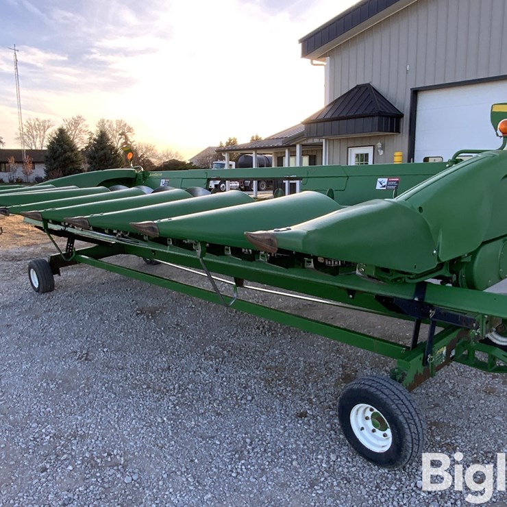 2010 JOHN DEERE 608C