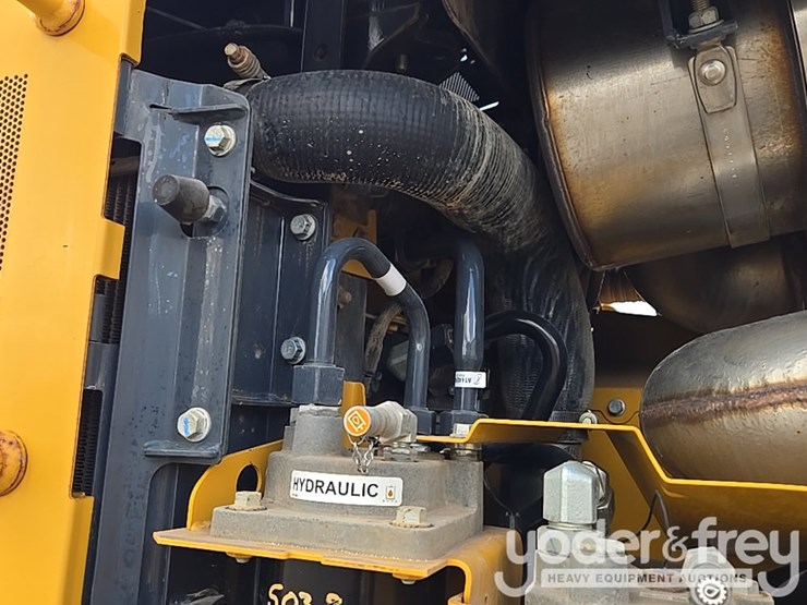 2017-deere-872g-image-117