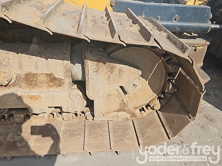 2017-caterpillar-d6n-image-12