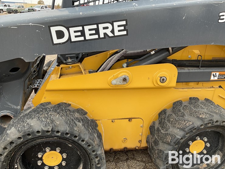 2021-deere-332g-image-15