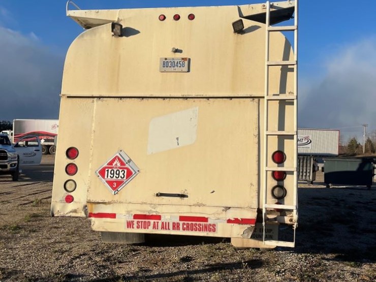 2013-freightliner-fuel-delivery-truck-(dr12679-unit-1255)-image-4