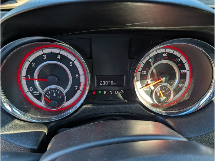 2012-dodge-grand-caravan-image-21