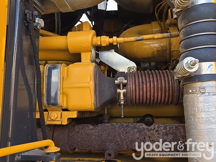 2017-deere-872g-image-98