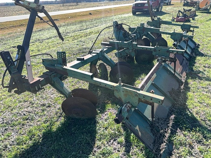 row-bedder---4-row-with-kmc-dirt-door-located-at-107-jernigan-swamp-rd.,-ahoskie,-nc-image-17