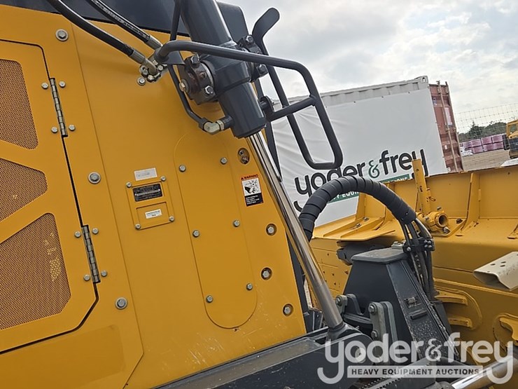 2019-deere-850l-wlt-image-44