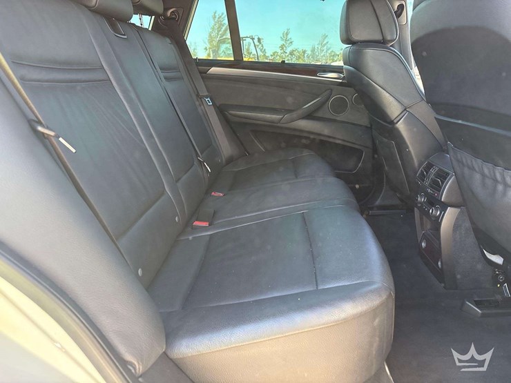 2013-bmw-x5-image-17