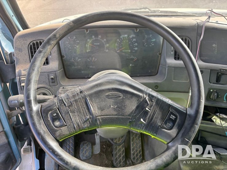 2000-caterpillar-10-image-76