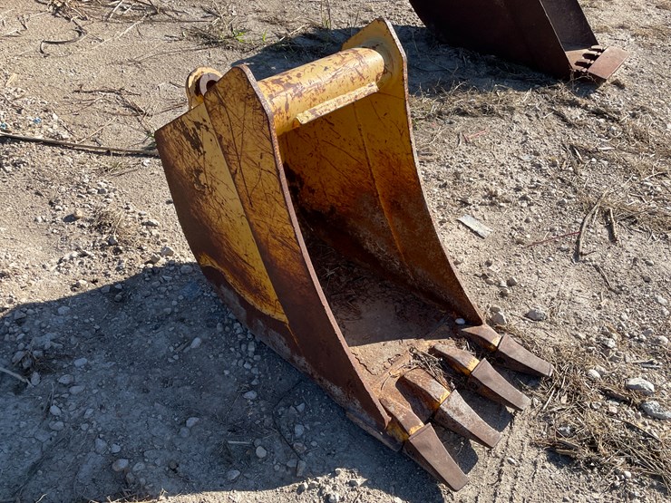#6336-•-john-deere-excavator-bucket-image-3