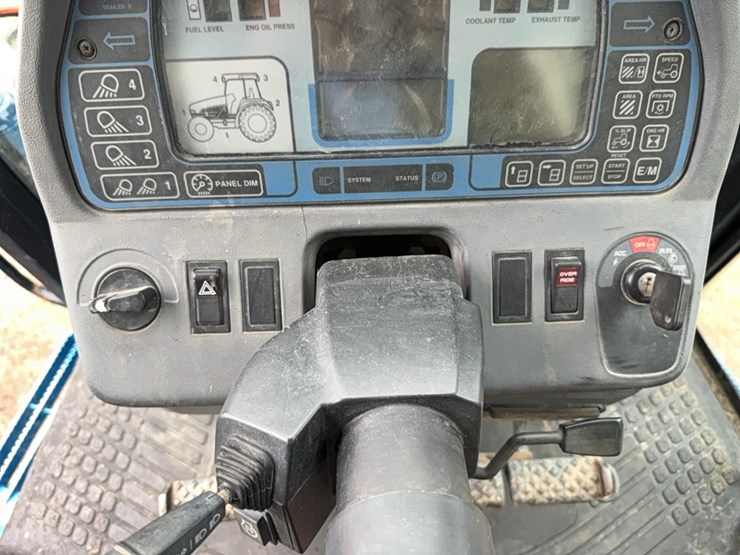 new-holland-8770-image-137