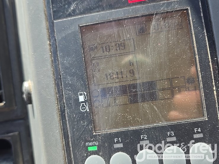 2022-yanmar-vio80-image-127