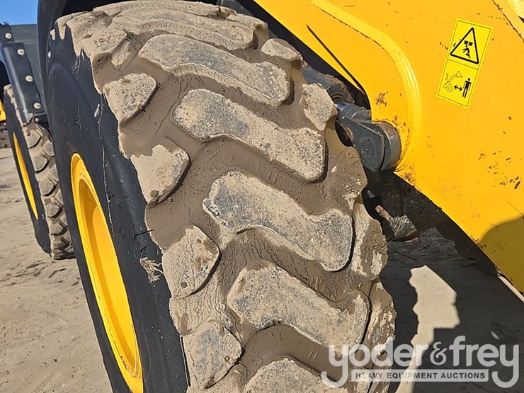 2018-komatsu-wa200-8-image-35