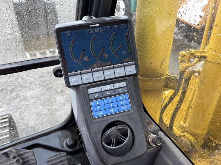 komatsu-pc138us-image-75