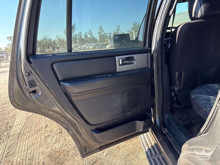 2016-ford-expedition-image-17