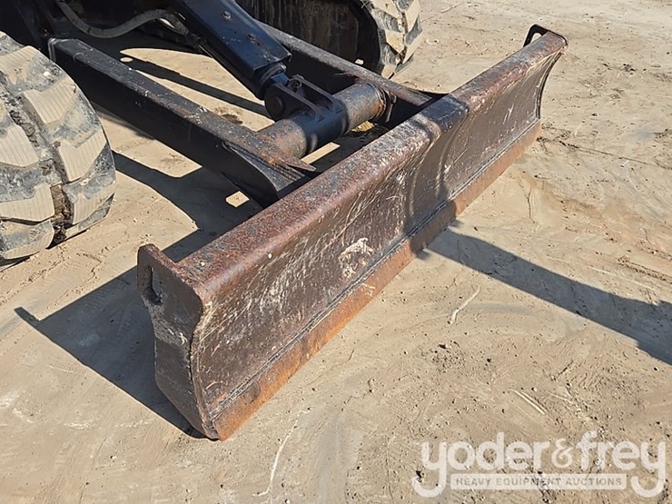 2020-deere-35g-image-15