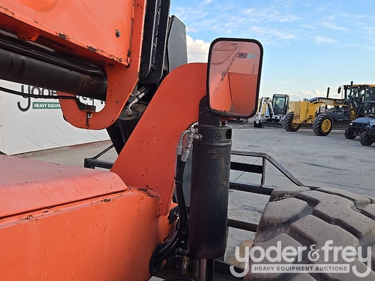 2016-sky-trak-8042-image-62