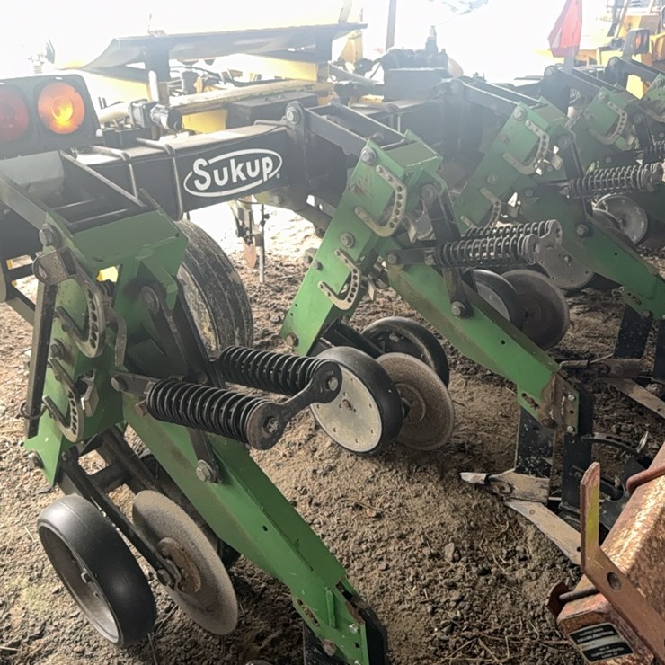 Sukup Hi- Residue Cultuvator