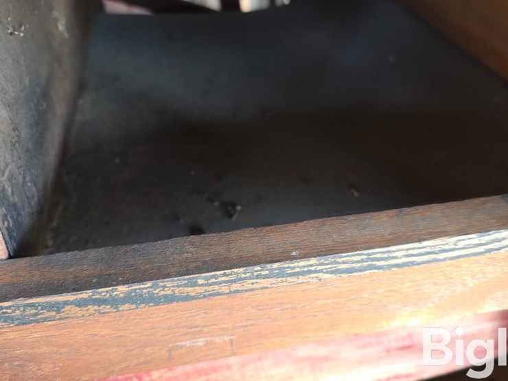 grain-cleaner-&-classic-farm-equipment-image-13